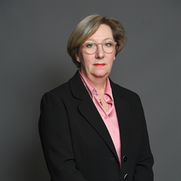 1:1 portrait of Samantha Dixon