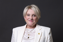 3:2 portrait of Ashley Dalton
