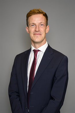 3:2 portrait of Alistair Strathern