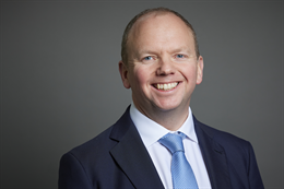 3:2 portrait of Lord Cameron of Lochiel