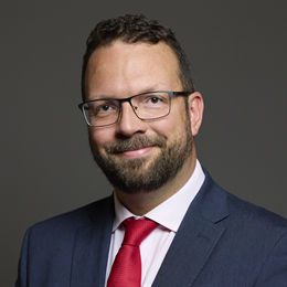 1:1 portrait of Mark Ferguson