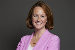 3:2 portrait of Lola McEvoy