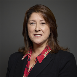 1:1 portrait of Michelle Scrogham