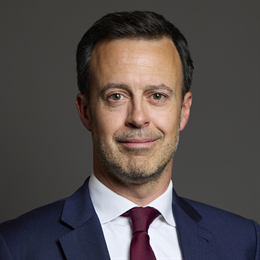 1:1 portrait of Kevin Bonavia