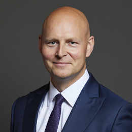 1:1 portrait of Max Wilkinson