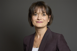 3:2 portrait of Johanna Baxter