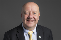 3:2 portrait of Steve Darling