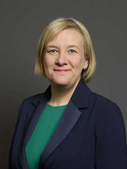 3:4 portrait of Lisa Smart