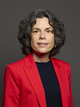 3:4 portrait of Deirdre Costigan