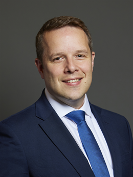 3:4 portrait of Tom Morrison