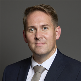 1:1 portrait of Sam Rushworth