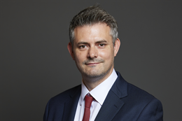 3:2 portrait of Jon Pearce