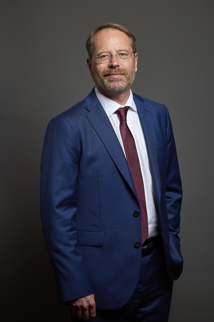 Full sized portrait of Andy MacNae