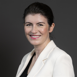 1:1 portrait of Imogen Walker