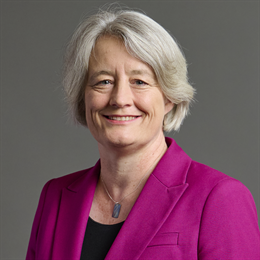 1:1 portrait of Claire Young