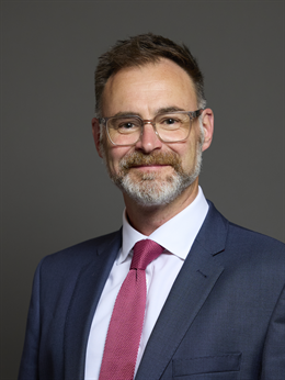 3:4 portrait of Mr Richard Quigley