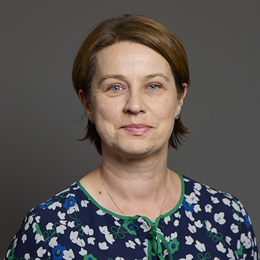 1:1 portrait of Amanda Hack