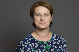 3:2 portrait of Amanda Hack