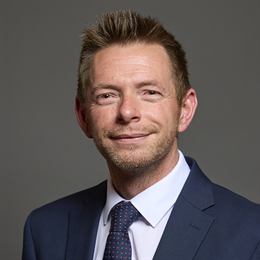 1:1 portrait of David Williams