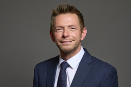 3:2 portrait of David Williams
