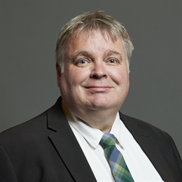 1:1 portrait of Chris Kane
