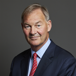 1:1 portrait of Rupert Lowe