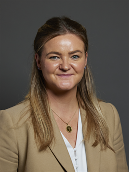 3:4 portrait of Jenny Riddell-Carpenter