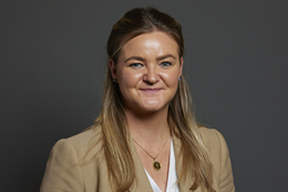 3:2 portrait of Jenny Riddell-Carpenter