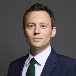 1:1 portrait of Matthew Patrick