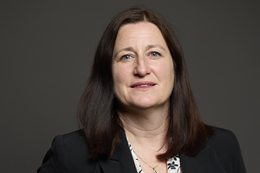 3:2 portrait of Julia Buckley