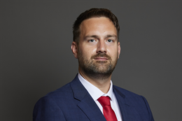 3:2 portrait of Dan Aldridge