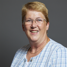 1:1 portrait of Ann Davies