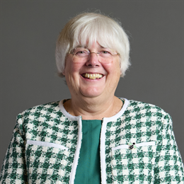 1:1 portrait of Charlotte Cane