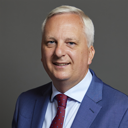 1:1 portrait of Daniel Francis