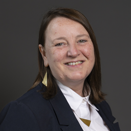 1:1 portrait of Tracy Gilbert