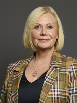 3:4 portrait of Elaine Stewart