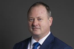 3:2 portrait of Peter Fortune