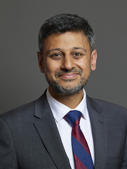 3:4 portrait of Dr Zubir Ahmed
