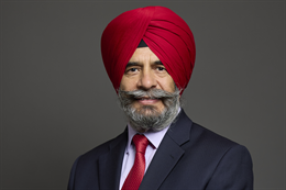 3:2 portrait of Jas Athwal