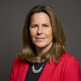 1:1 portrait of Melanie Ward