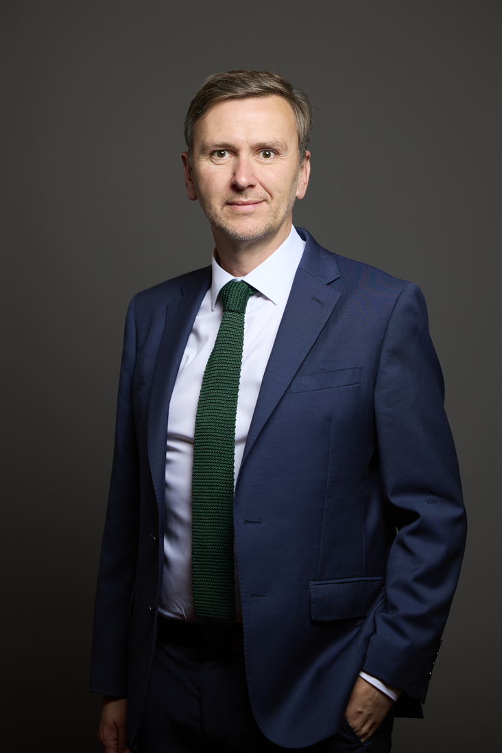 Full sized portrait of Andrew Pakes