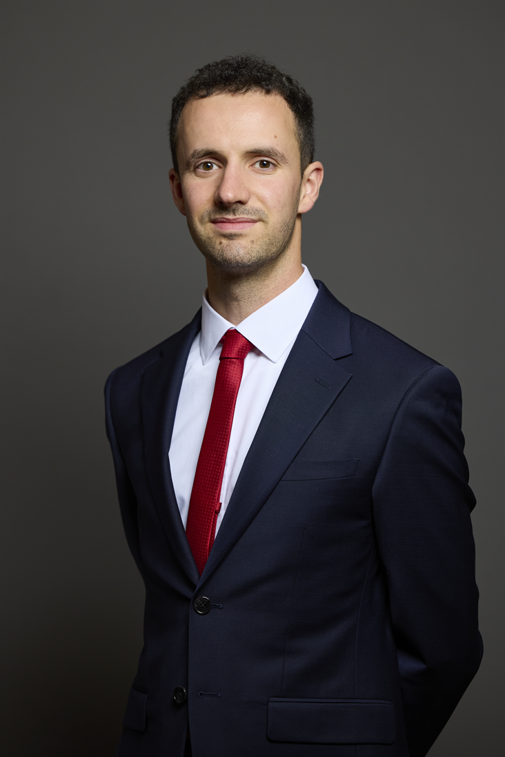 Full sized portrait of Chris Hinchliff