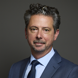 1:1 portrait of Torcuil Crichton