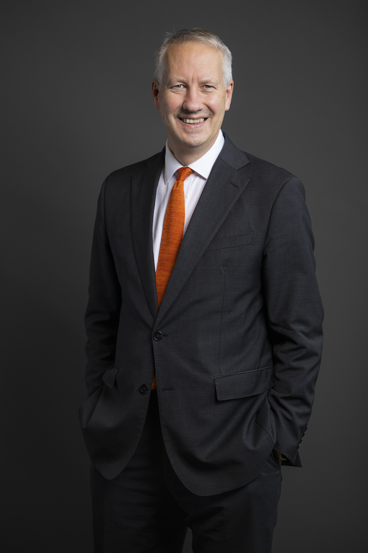 Full sized portrait of Gideon Amos