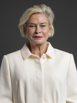 3:4 portrait of Rachel Gilmour