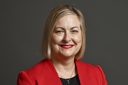 3:2 portrait of Alison Hume