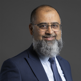 1:1 portrait of Iqbal Mohamed