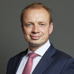 1:1 portrait of Darren Paffey