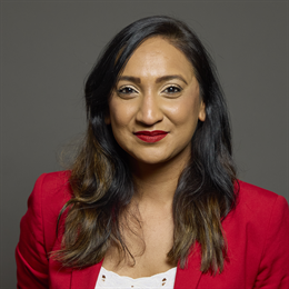 1:1 portrait of Satvir Kaur