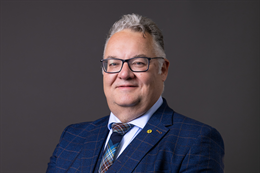 3:2 portrait of Graham Leadbitter